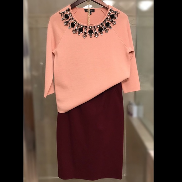 Ann Taylor Burgundy Stretch Pencil Skirt, size 4 - Picture 2 of 7